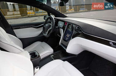 Позашляховик / Кросовер Tesla Model X 2016 в 