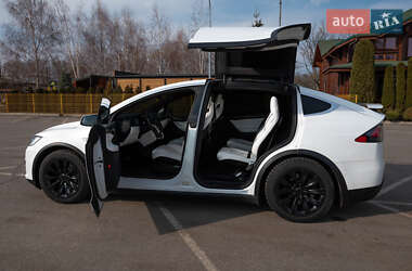 Позашляховик / Кросовер Tesla Model X 2016 в 