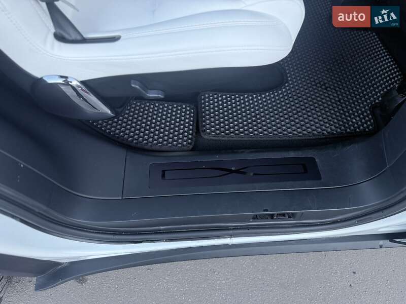 Позашляховик / Кросовер Tesla Model X 2020 в Харкові