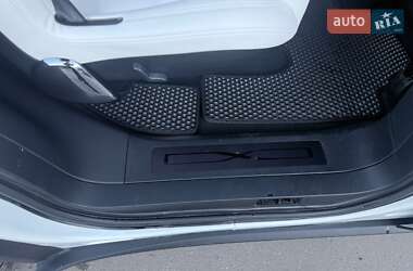 Позашляховик / Кросовер Tesla Model X 2020 в 
