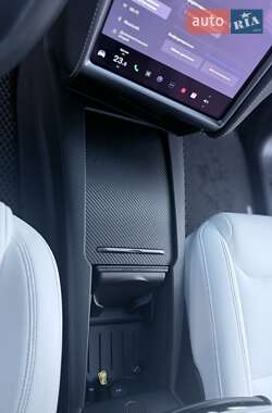 Позашляховик / Кросовер Tesla Model X 2020 в 