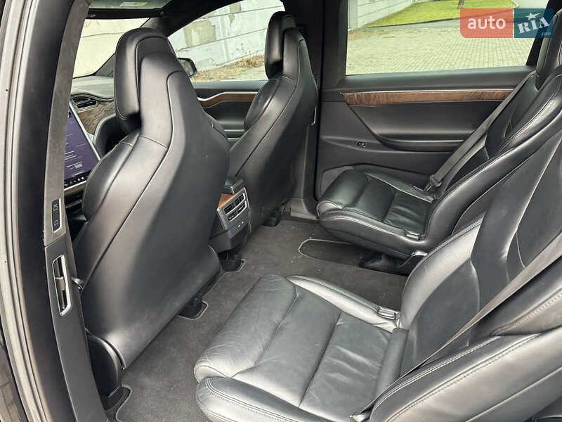 Позашляховик / Кросовер Tesla Model X 2017 в Києві фото 27 Позашляховик / Кросовер Tesla Model X 2017 в Києві
