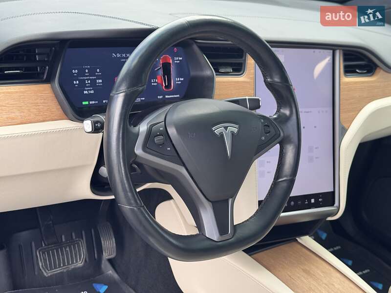 Внедорожник / Кроссовер Tesla Model X 2020 в Ровно