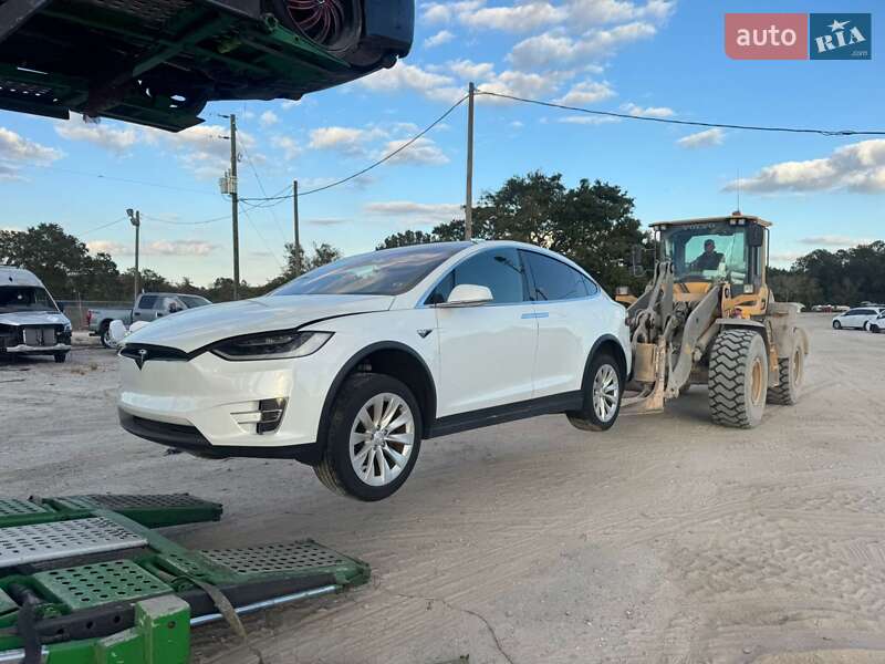 Внедорожник / Кроссовер Tesla Model X 2017 в 
