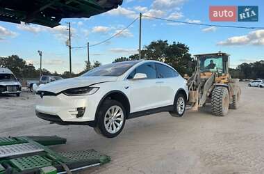 Внедорожник / Кроссовер Tesla Model X 2017 в 