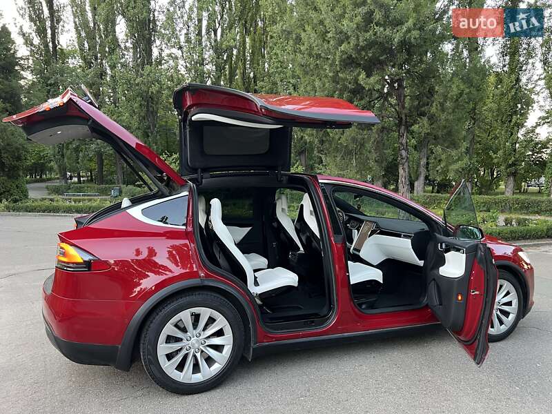 Внедорожник / Кроссовер Tesla Model X 2017 в Киеве