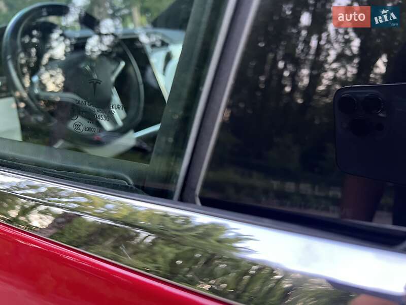 Внедорожник / Кроссовер Tesla Model X 2017 в Киеве