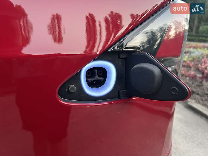 Внедорожник / Кроссовер Tesla Model X 2017 в Киеве