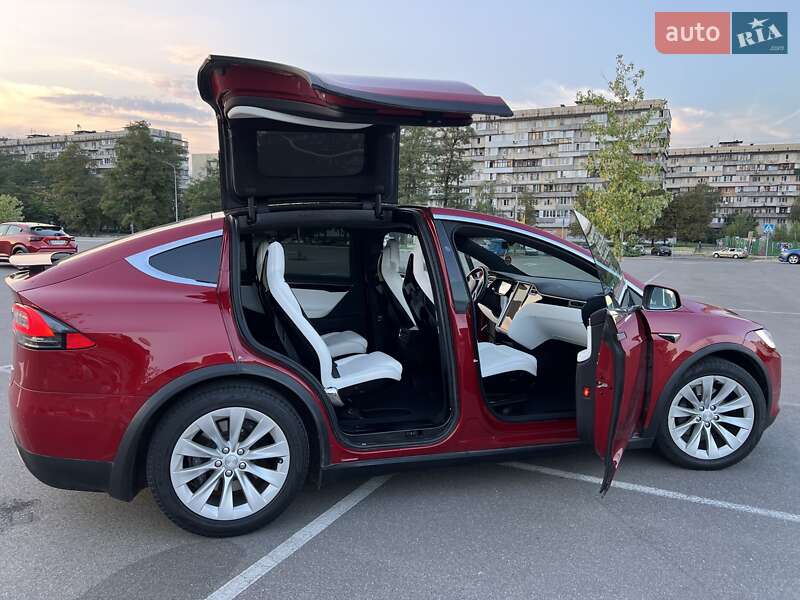 Внедорожник / Кроссовер Tesla Model X 2017 в Киеве
