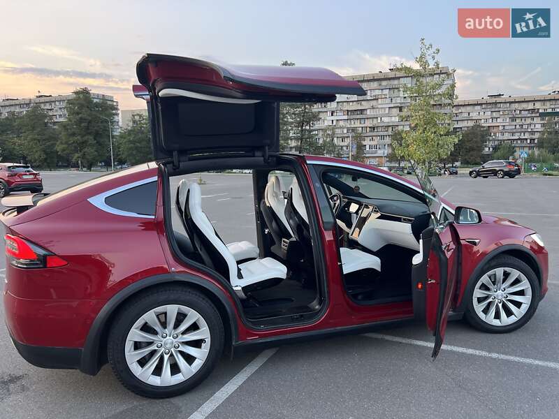Внедорожник / Кроссовер Tesla Model X 2017 в Киеве