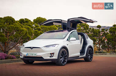 Позашляховик / Кросовер Tesla Model X 2018 в Чернівцях