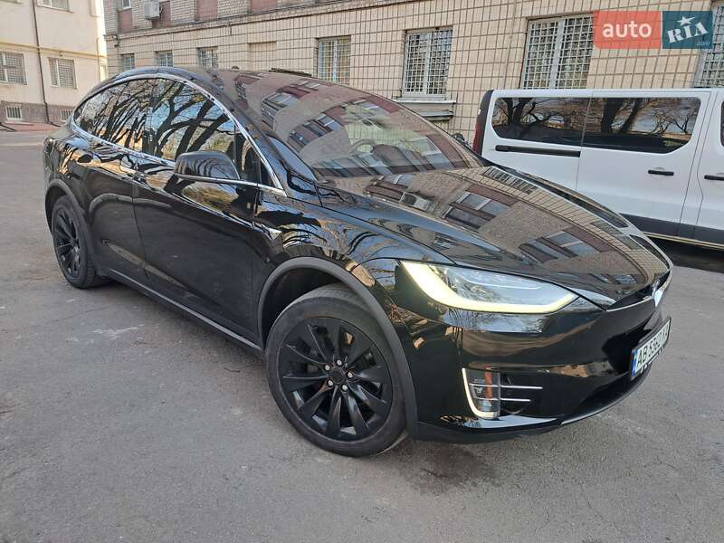 Внедорожник / Кроссовер Tesla Model X 2018 в Виннице