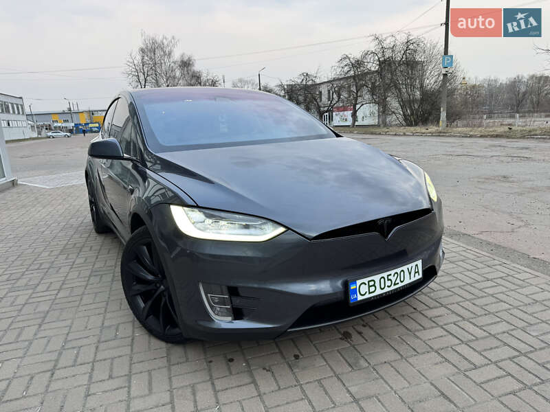Позашляховик / Кросовер Tesla Model X 2019 в Чернігові