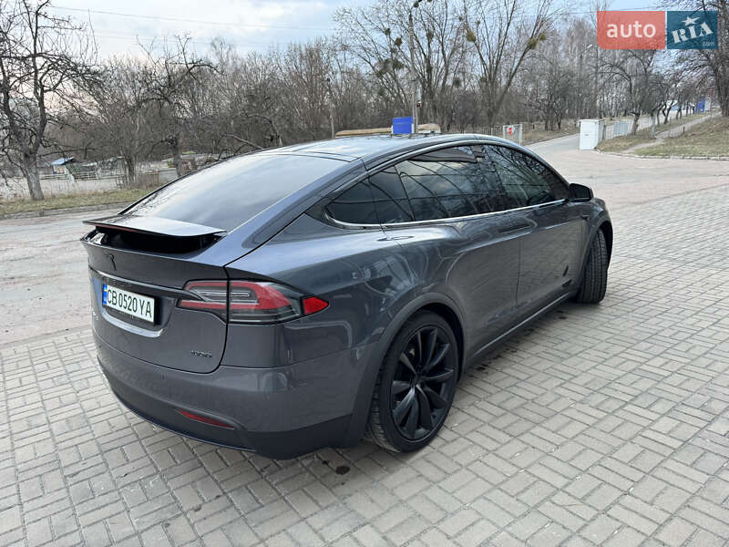 Позашляховик / Кросовер Tesla Model X 2019 в Чернігові