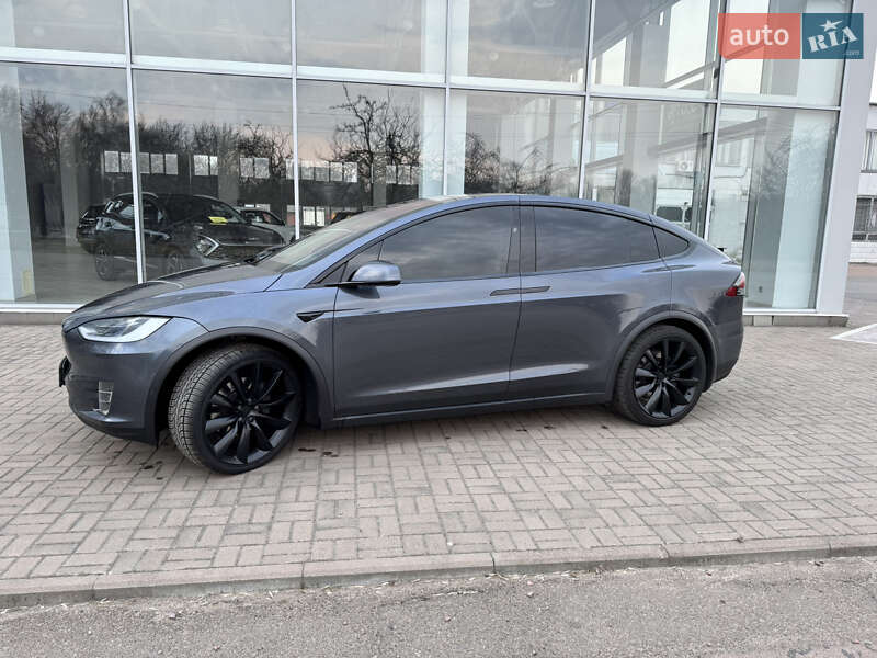 Позашляховик / Кросовер Tesla Model X 2019 в Чернігові