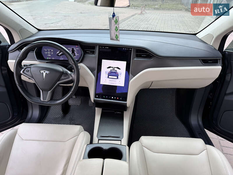 Позашляховик / Кросовер Tesla Model X 2019 в Чернігові