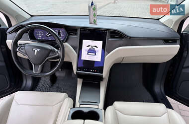 Позашляховик / Кросовер Tesla Model X 2019 в 