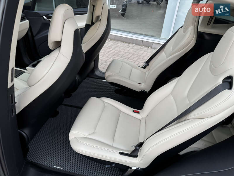 Позашляховик / Кросовер Tesla Model X 2019 в Чернігові