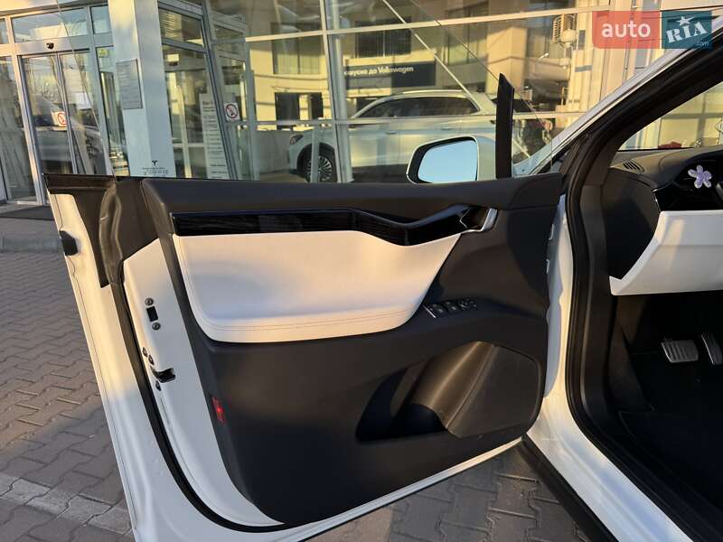 Позашляховик / Кросовер Tesla Model X 2020 в Чернівцях фото 18 Позашляховик / Кросовер Tesla Model X 2020 в Чернівцях