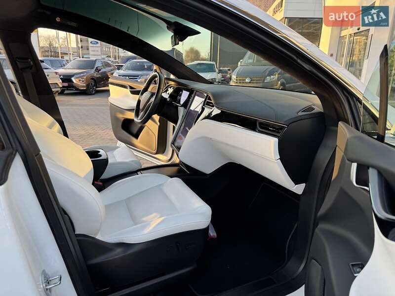 Позашляховик / Кросовер Tesla Model X 2020 в Чернівцях фото 26 Позашляховик / Кросовер Tesla Model X 2020 в Чернівцях