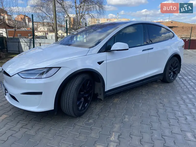 Tesla Model X 2021