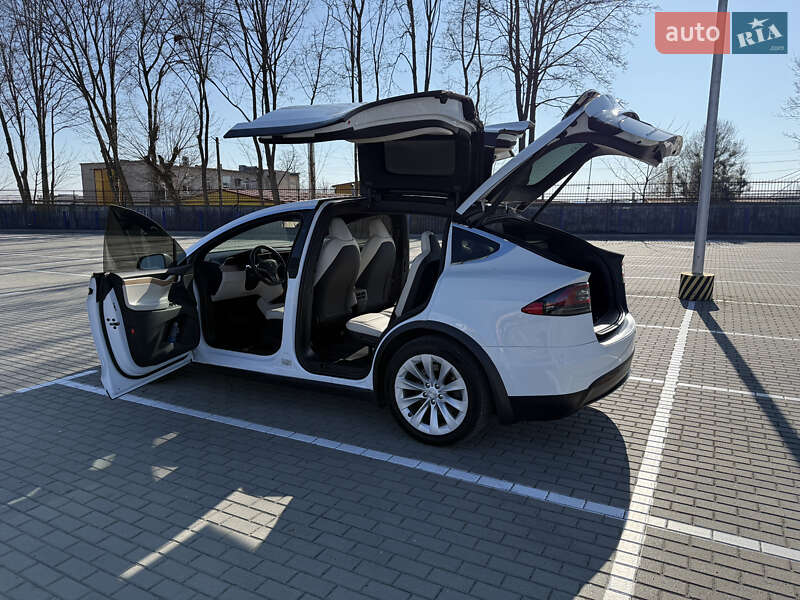 Внедорожник / Кроссовер Tesla Model X 2020 в Тернополе