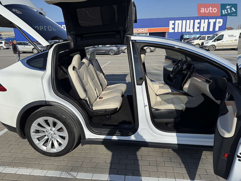 Внедорожник / Кроссовер Tesla Model X 2020 в Тернополе