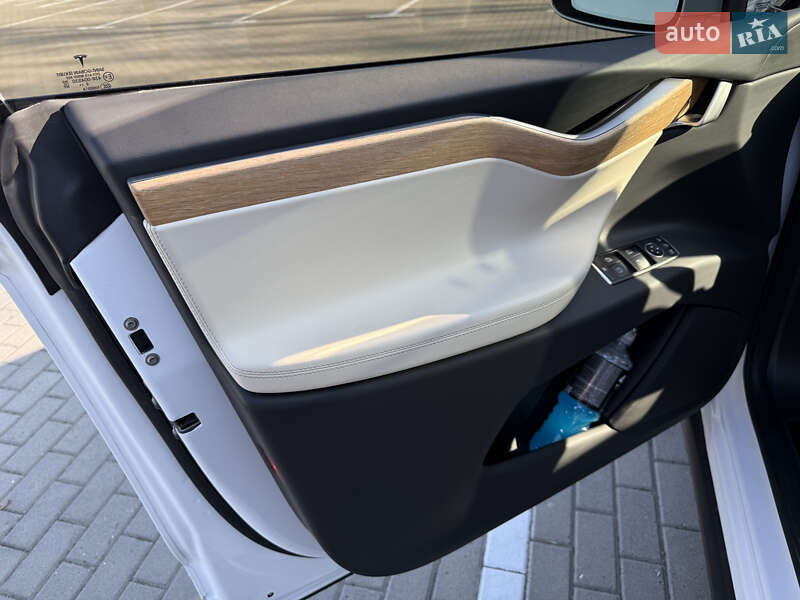 Внедорожник / Кроссовер Tesla Model X 2020 в Тернополе