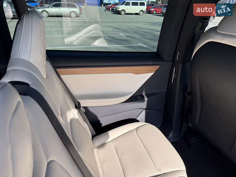 Внедорожник / Кроссовер Tesla Model X 2020 в Тернополе