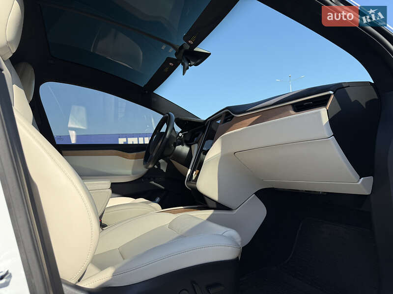 Внедорожник / Кроссовер Tesla Model X 2020 в Тернополе