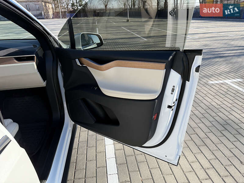 Внедорожник / Кроссовер Tesla Model X 2020 в Тернополе