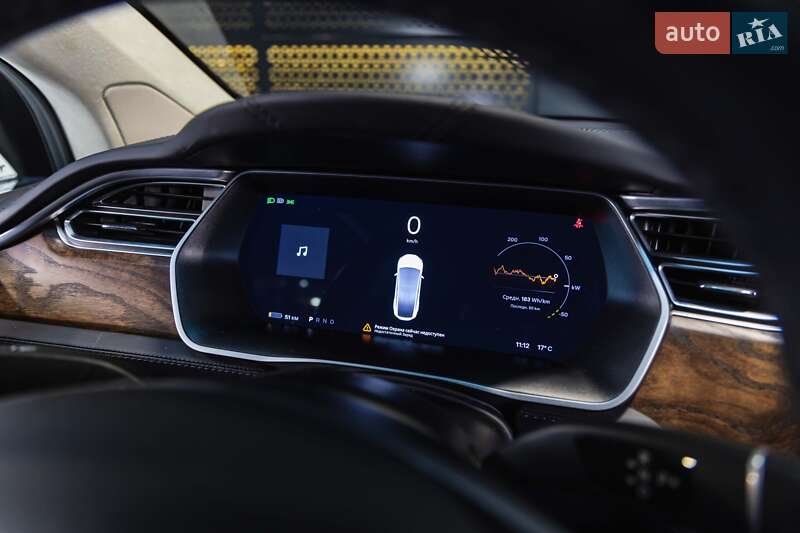 Позашляховик / Кросовер Tesla Model X 2017 в Луцьку