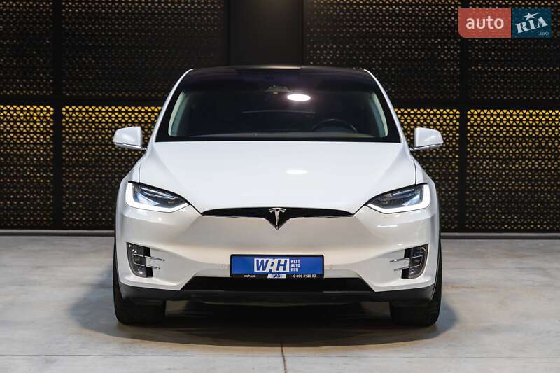 Позашляховик / Кросовер Tesla Model X 2017 в Луцьку