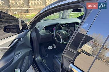 Позашляховик / Кросовер Tesla Model X 2019 в 