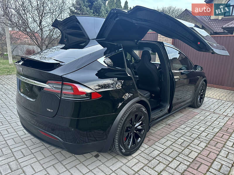Позашляховик / Кросовер Tesla Model X 2018 в Хмельницькому