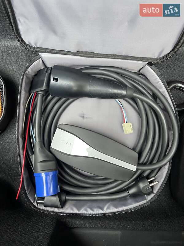 Позашляховик / Кросовер Tesla Model X 2019 в Києві фото 22 Позашляховик / Кросовер Tesla Model X 2019 в Києві