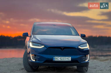 Позашляховик / Кросовер Tesla Model X 2016 в 