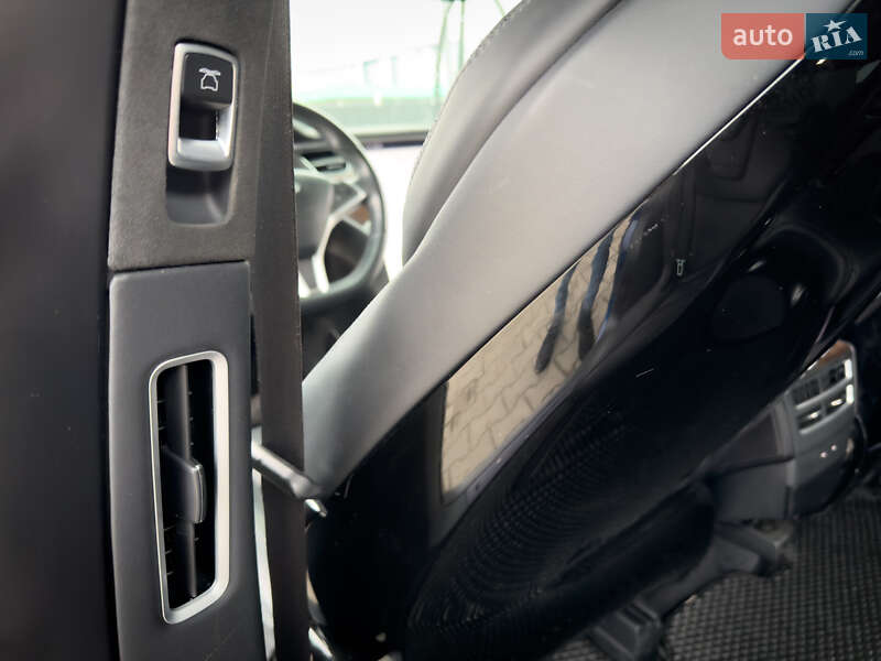 Внедорожник / Кроссовер Tesla Model X 2016 в Львове
