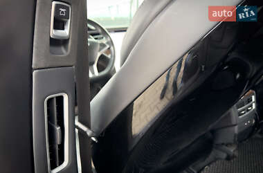 Позашляховик / Кросовер Tesla Model X 2016 в 