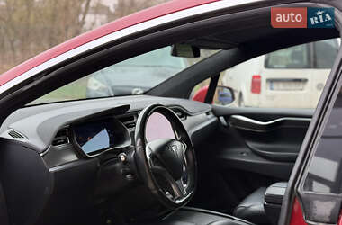 Позашляховик / Кросовер Tesla Model X 2016 в 