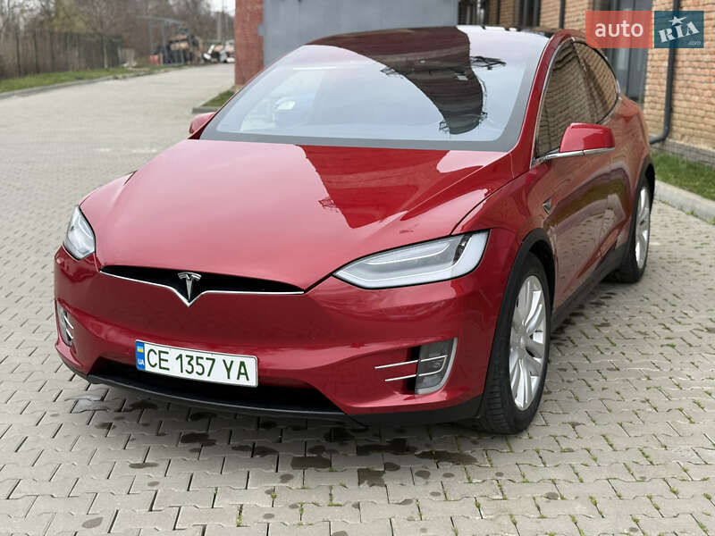 Позашляховик / Кросовер Tesla Model X 2016 в Чернівцях