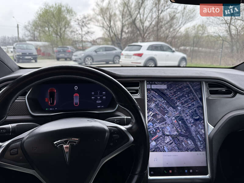 Позашляховик / Кросовер Tesla Model X 2016 в Чернівцях