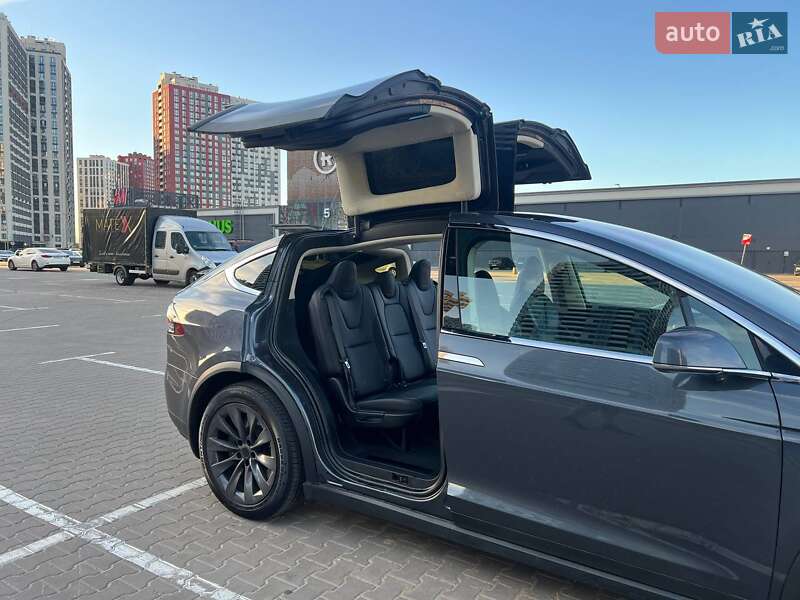 Внедорожник / Кроссовер Tesla Model X 2018 в Киеве