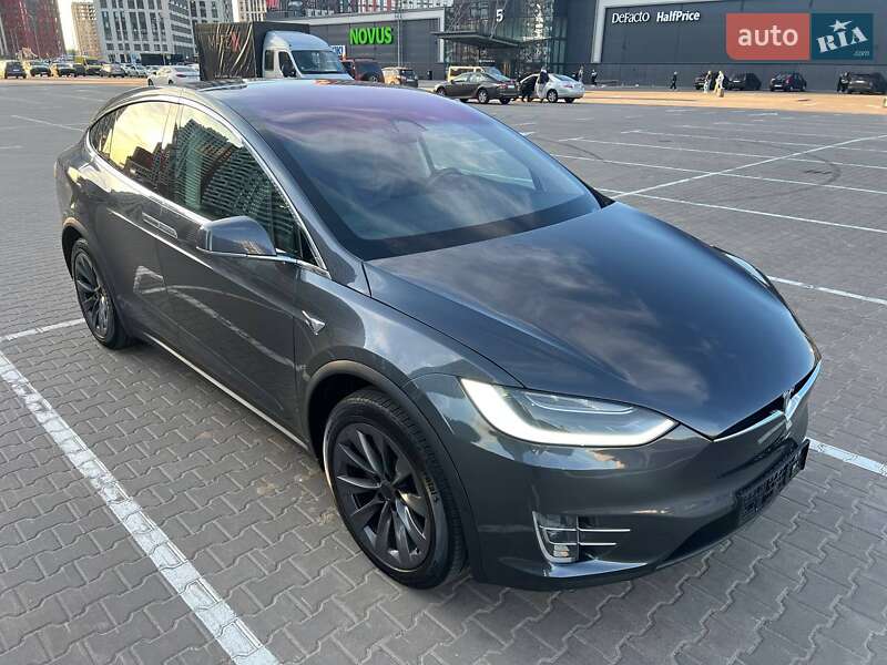 Внедорожник / Кроссовер Tesla Model X 2018 в Киеве