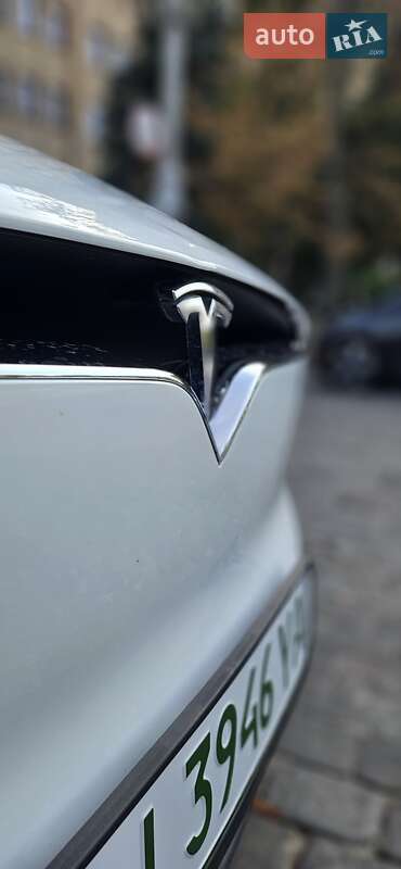 Позашляховик / Кросовер Tesla Model X 2017 в Харкові