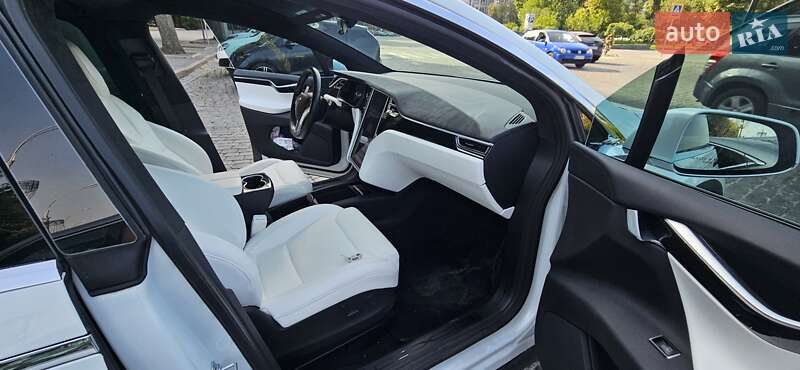 Позашляховик / Кросовер Tesla Model X 2017 в Харкові