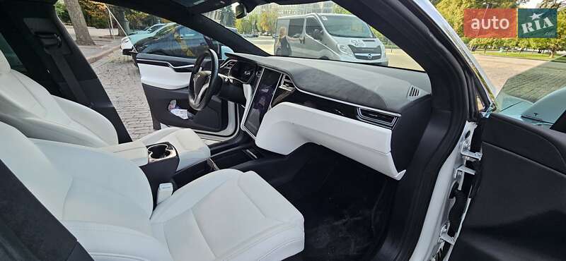Позашляховик / Кросовер Tesla Model X 2017 в Харкові