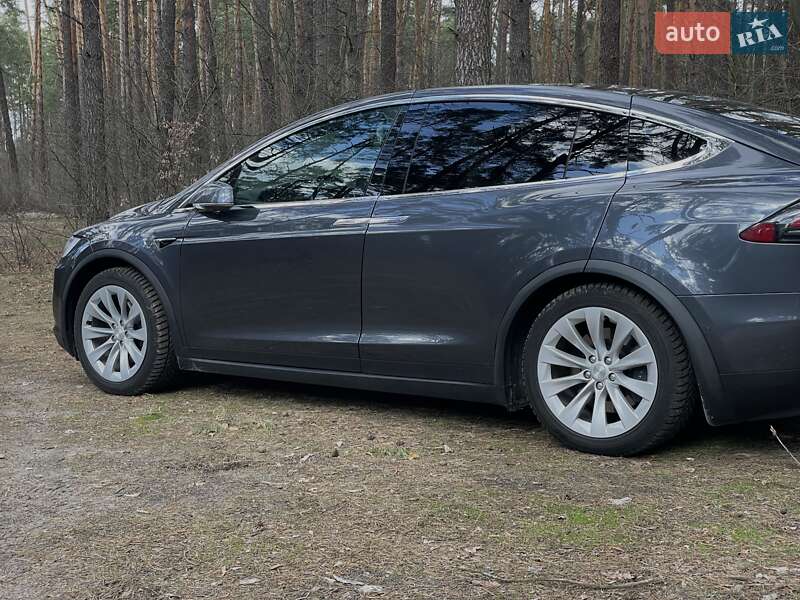 Позашляховик / Кросовер Tesla Model X 2020 в Броварах