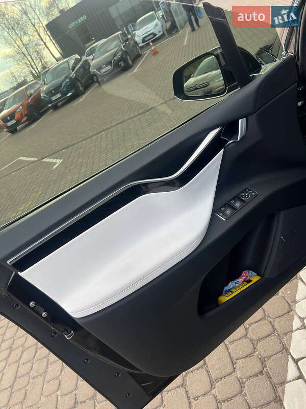 Внедорожник / Кроссовер Tesla Model X 2016 в Львове