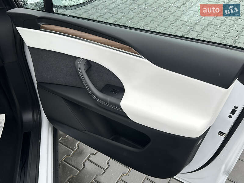 Внедорожник / Кроссовер Tesla Model X 2022 в Черновцах